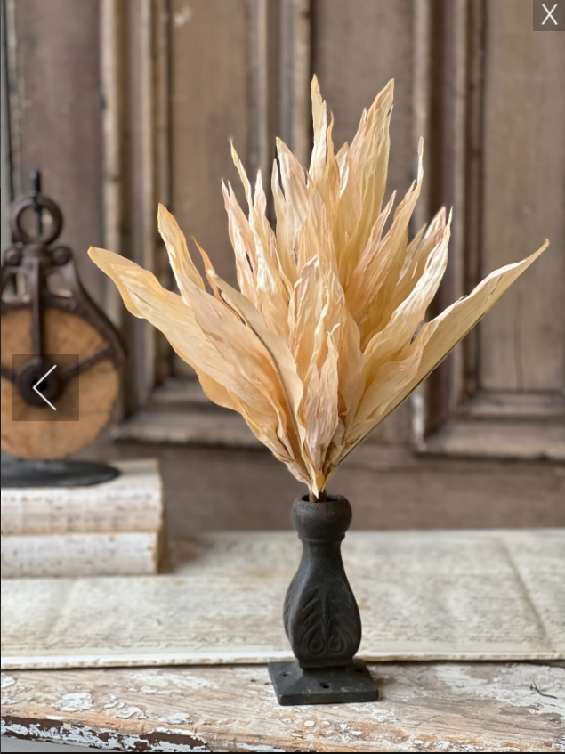 Harrowed Husk Bush | 18"