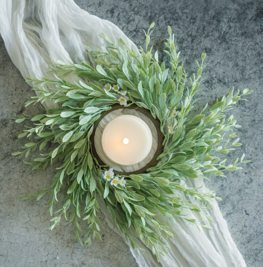 Mini Flower Boxwood Candle Ring