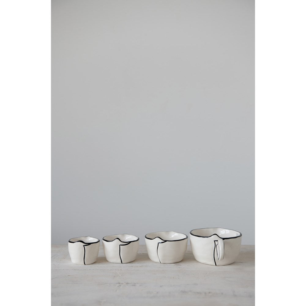 Black and White Measuring Cups