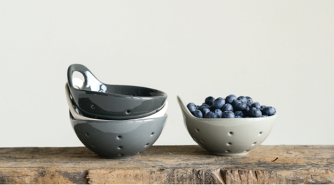 Stoneware Berry Bowl - 4 Colors